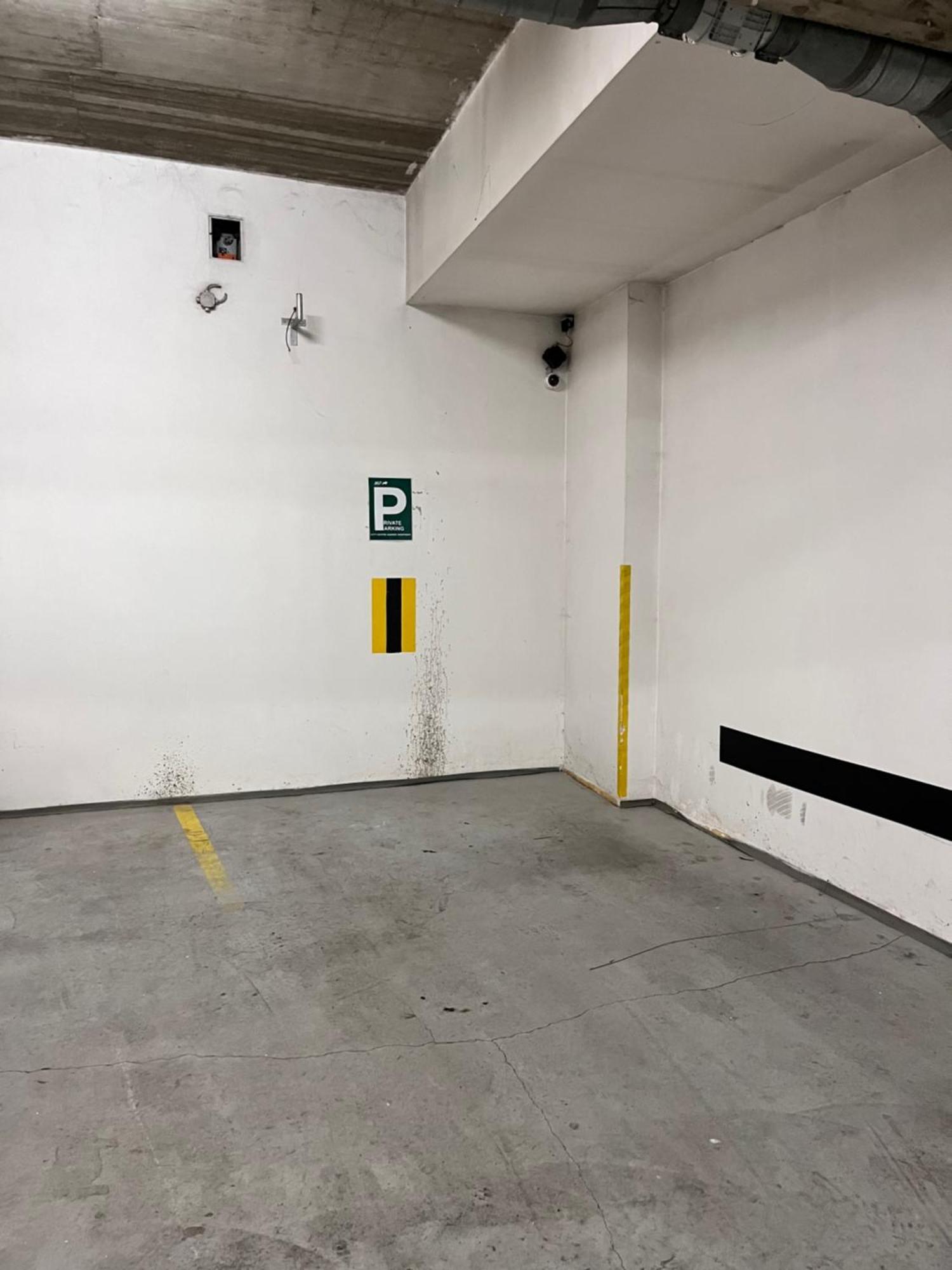 City Centre Apartment With Parking Praga Exterior foto